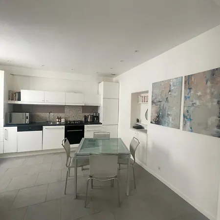 Гостевой дом Impasse Des Souhaits - Ci - Maison De Charme Pour 4 Au Coeur Du 20eme Париж