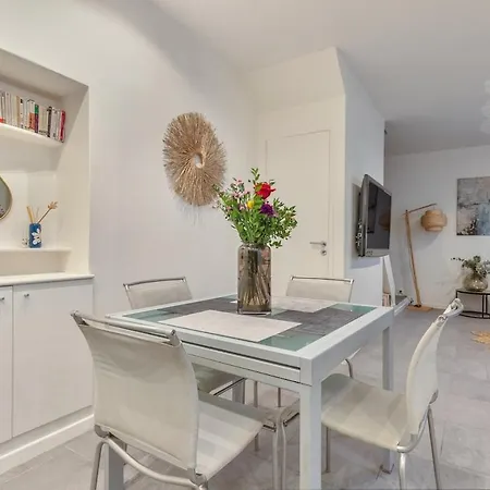 Apartment Impasse Des Souhaits - Ci - Maison De Charme Pour 4 Au Coeur Du 20eme